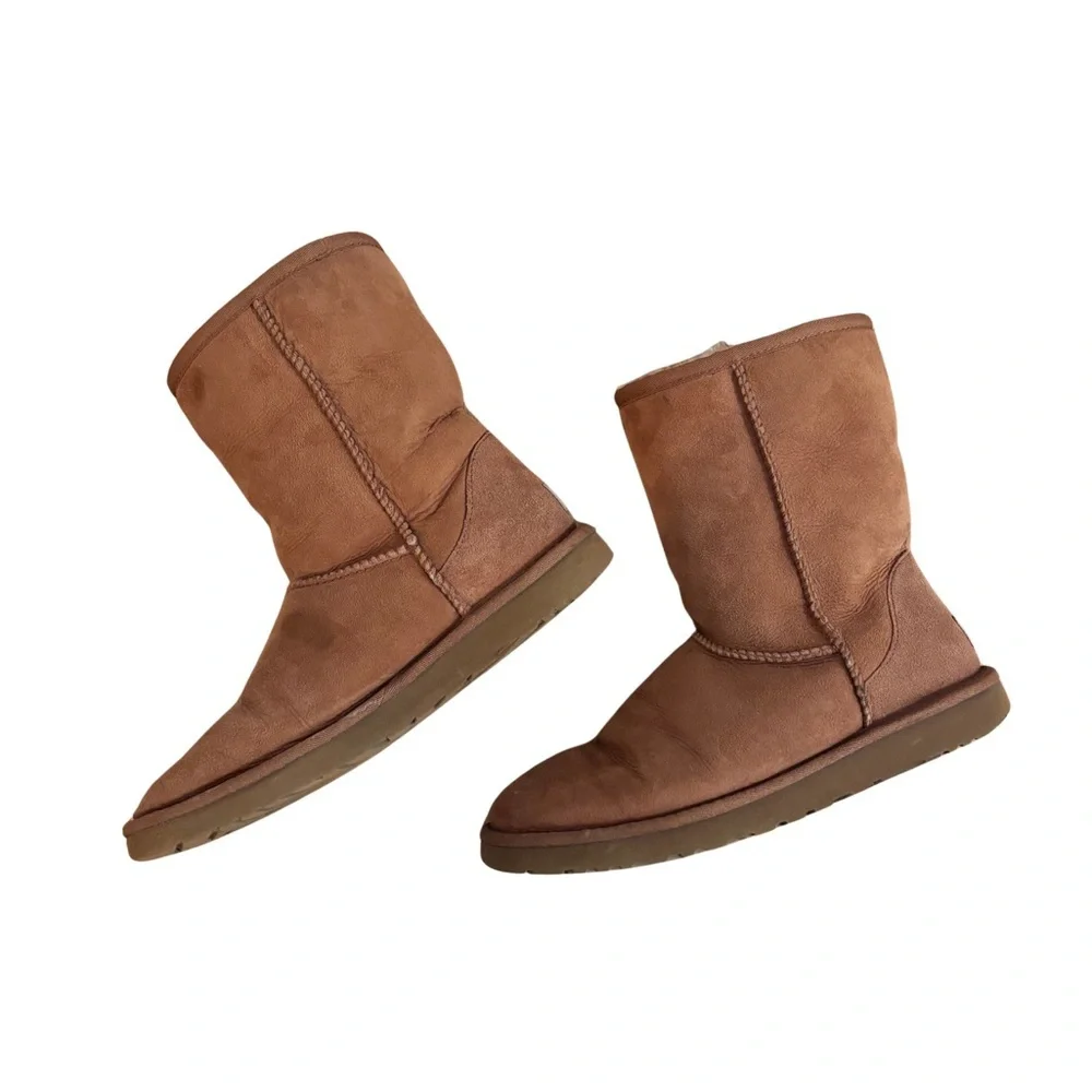 Ugg Classic Shirt in Chestnut Shearling-Lined Boots - Picture 6 of 9